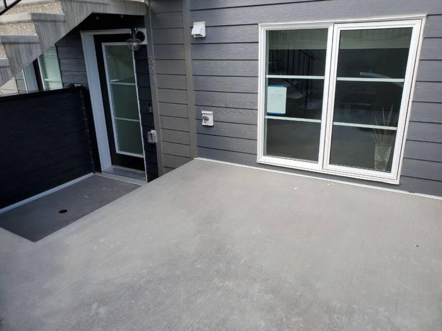 Cozy Rockland Park Unit+Parking Apartment YYC Exterior foto