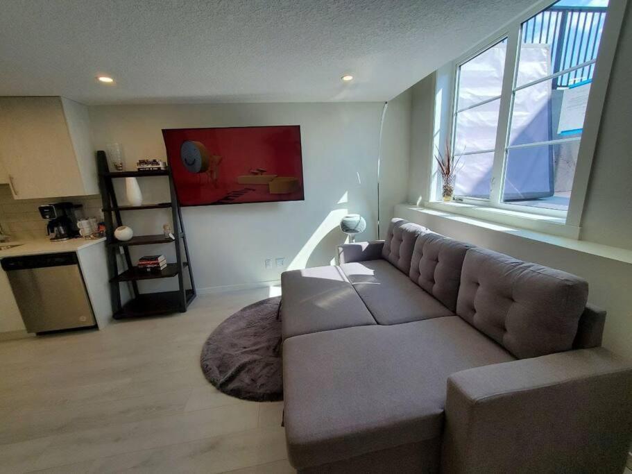Cozy Rockland Park Unit+Parking Apartment YYC Exterior foto