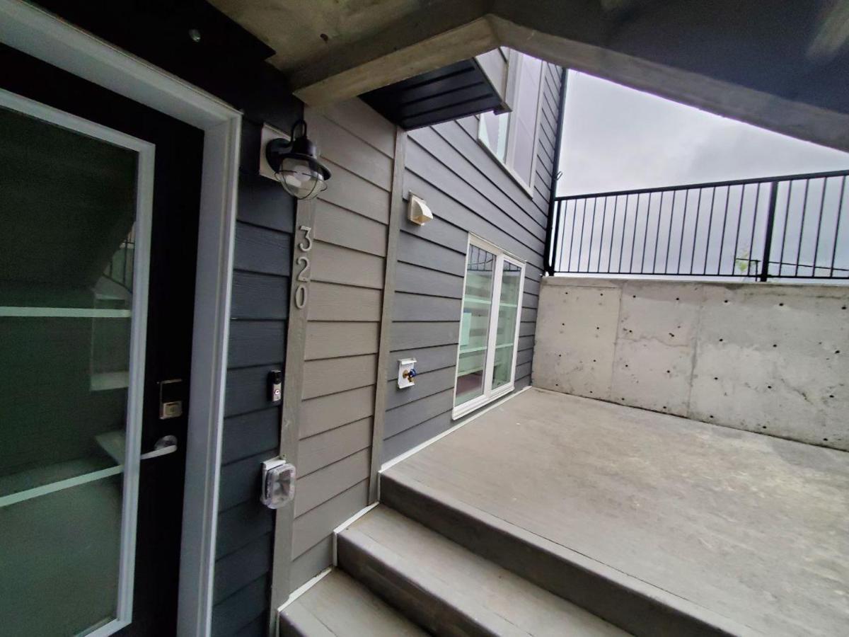 Cozy Rockland Park Unit+Parking Apartment YYC Exterior foto