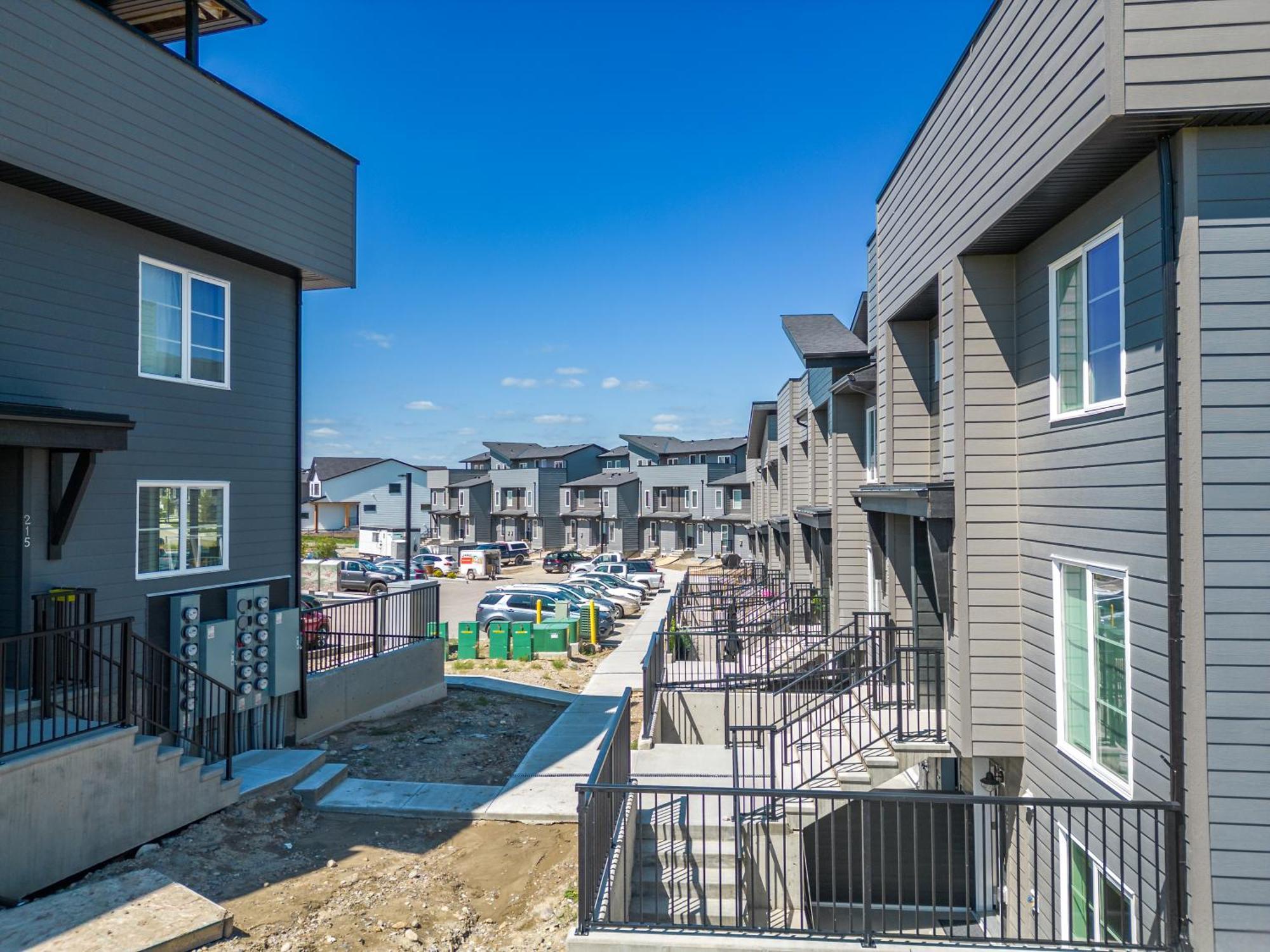 Cozy Rockland Park Unit+Parking Apartment YYC Exterior foto