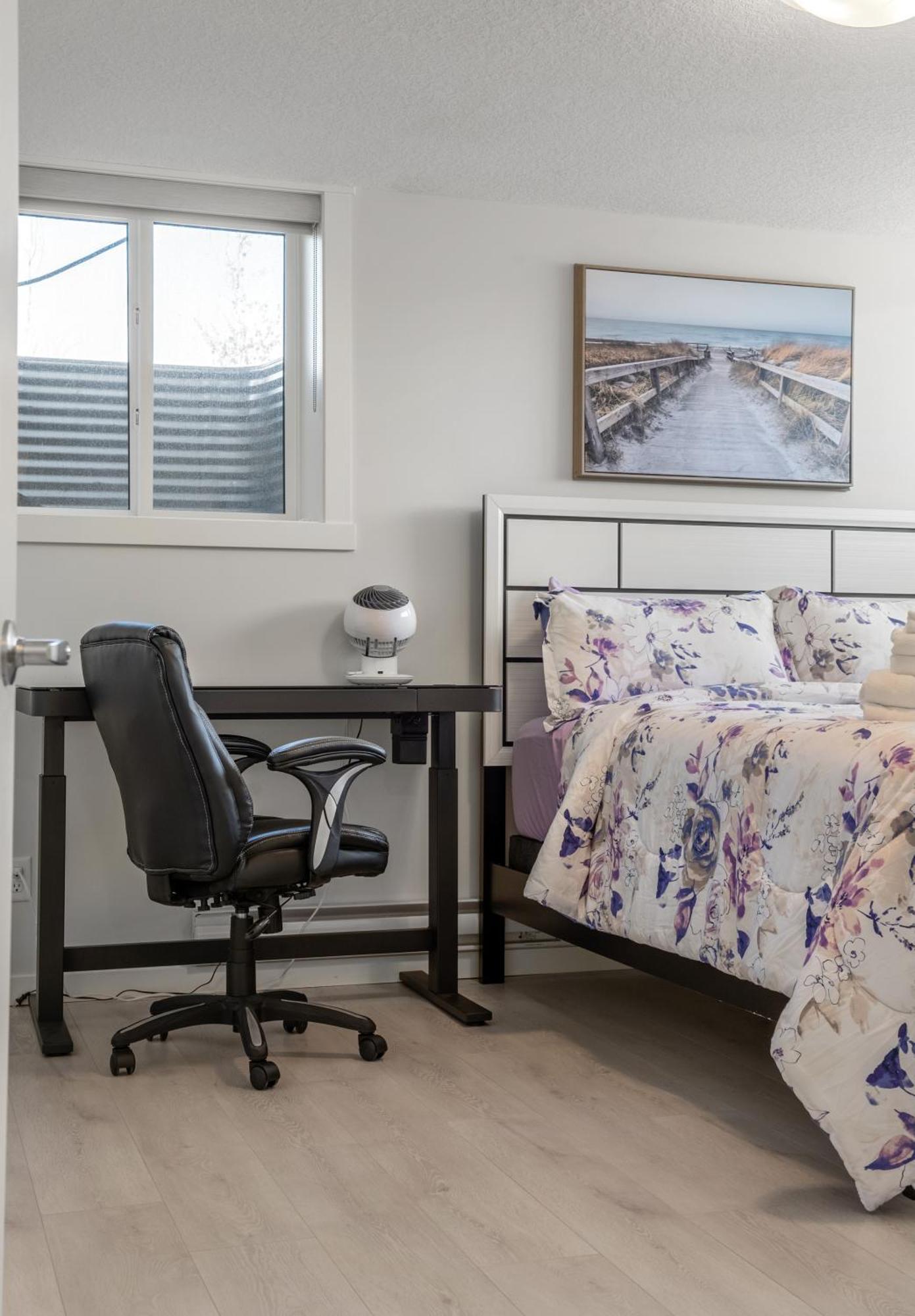 Cozy Rockland Park Unit+Parking Apartment YYC Exterior foto