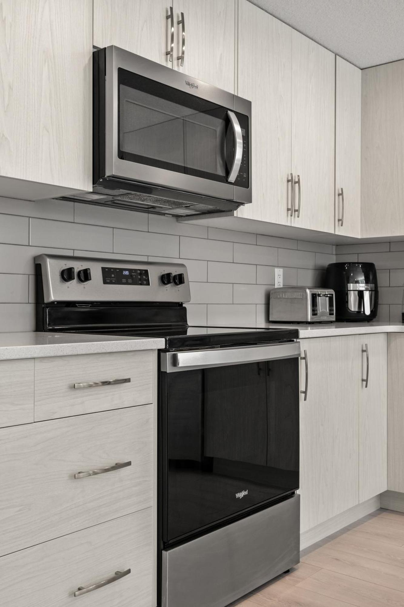 Cozy Rockland Park Unit+Parking Apartment YYC Exterior foto