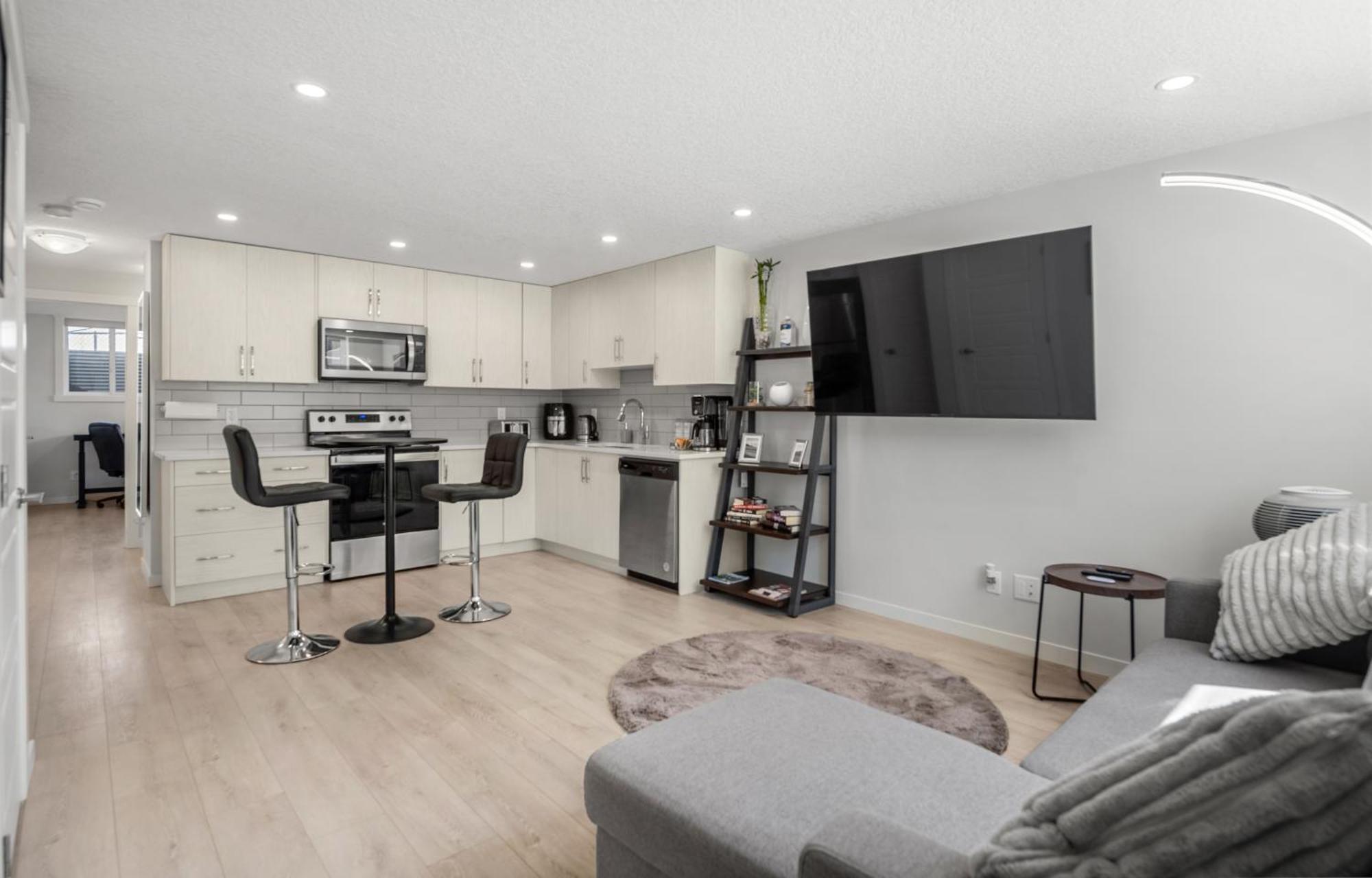 Cozy Rockland Park Unit+Parking Apartment YYC Exterior foto