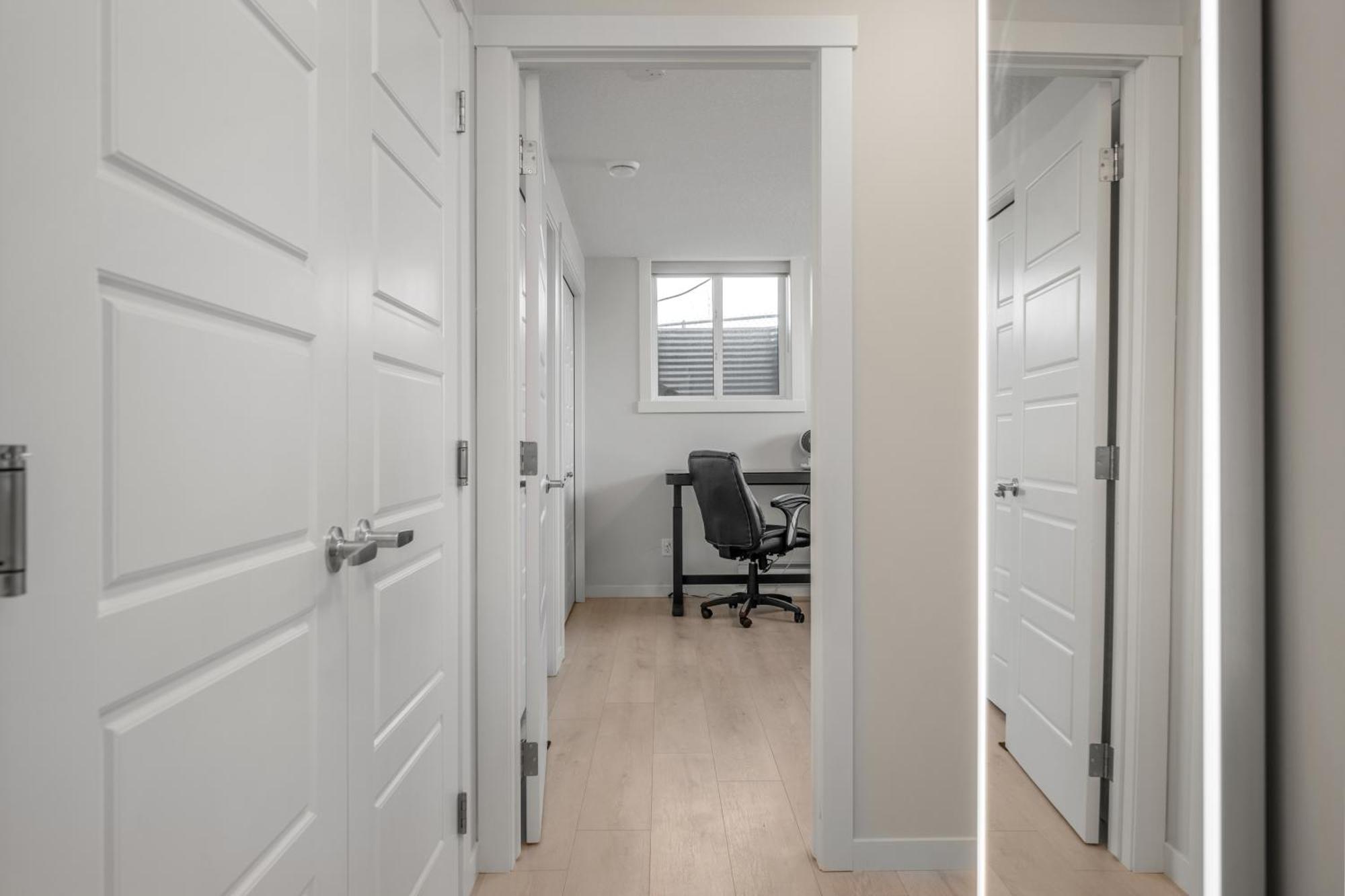 Cozy Rockland Park Unit+Parking Apartment YYC Exterior foto