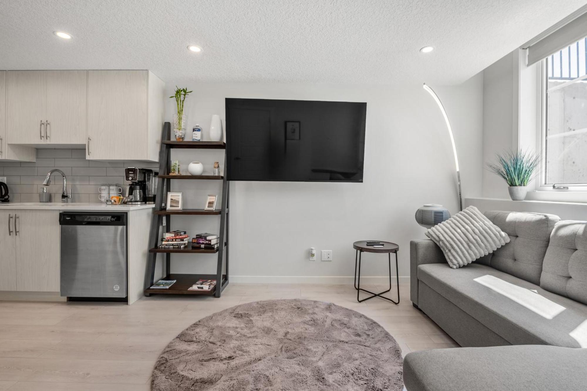 Cozy Rockland Park Unit+Parking Apartment YYC Exterior foto
